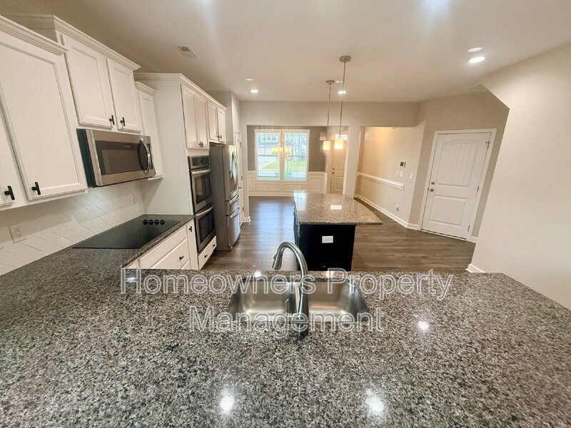 Spacious 4-Bed Oasis on Stackhouse Drive property image