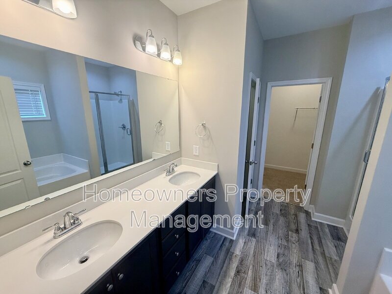Spacious 4-Bed Oasis on Stackhouse Drive property image