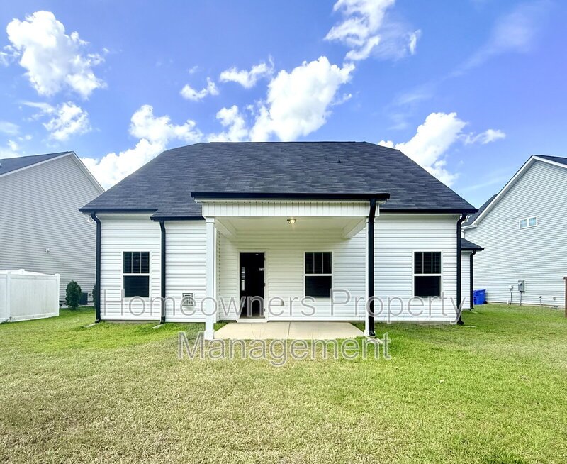 Spacious 4-Bed Oasis on Stackhouse Drive property image