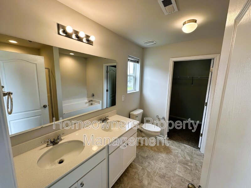 240 Melbourne Dr. Raeford property image