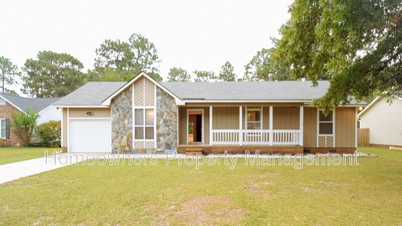Spacious 4-Bedroom Haven in Fayetteville - 2070 Sq Ft of Comfort at 4926 Yorkchester Dr! property image