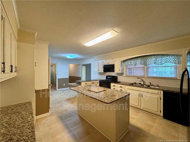 400 Harrill Cir, Spring Lake property image