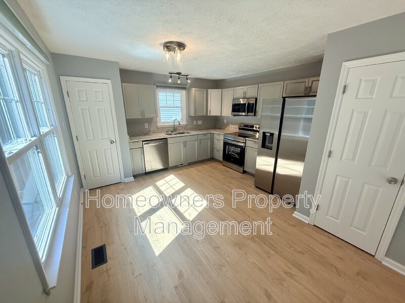 6439 Applewhite property image