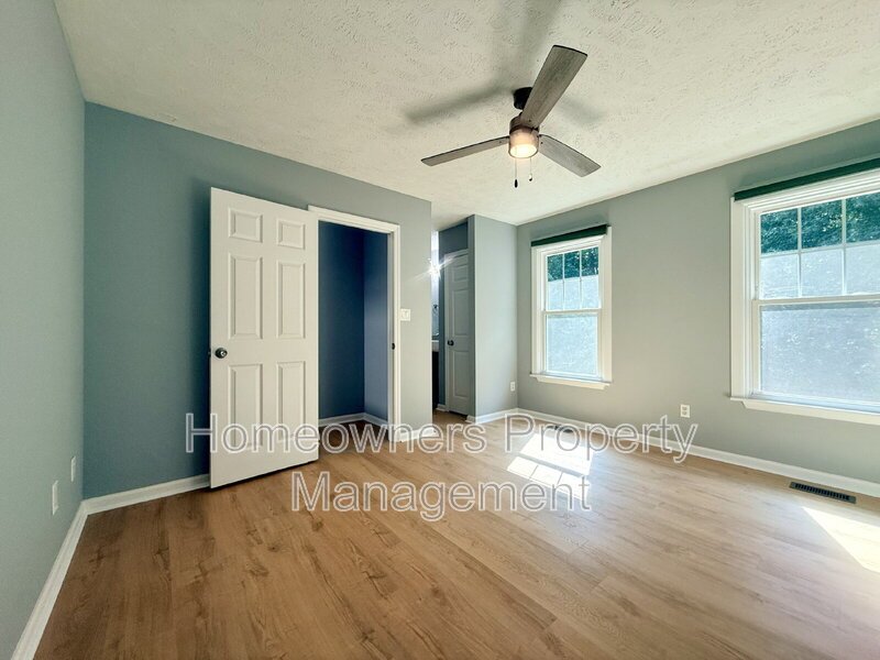 6439 Applewhite property image