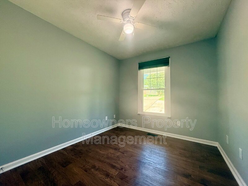 6439 Applewhite property image