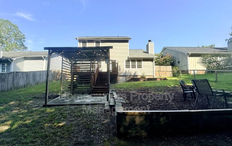 6439 Applewhite property image