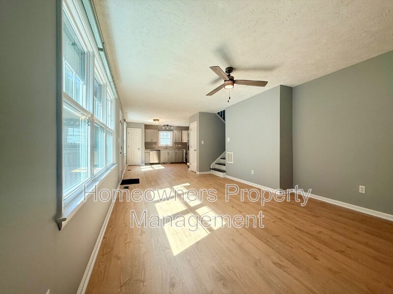 6439 Applewhite property image
