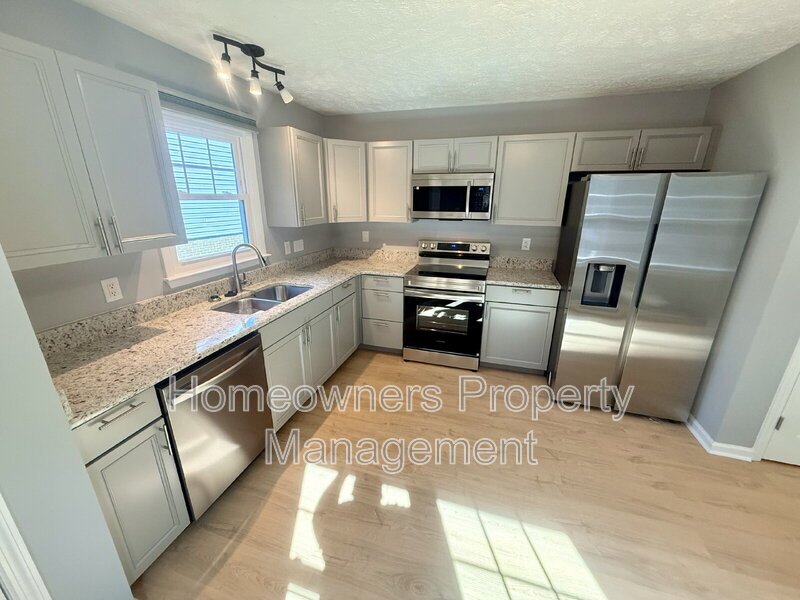 6439 Applewhite property image