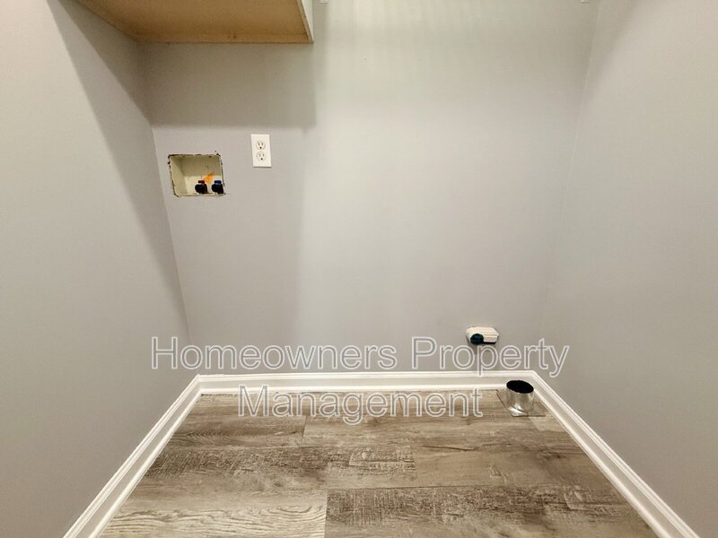 6439 Applewhite property image