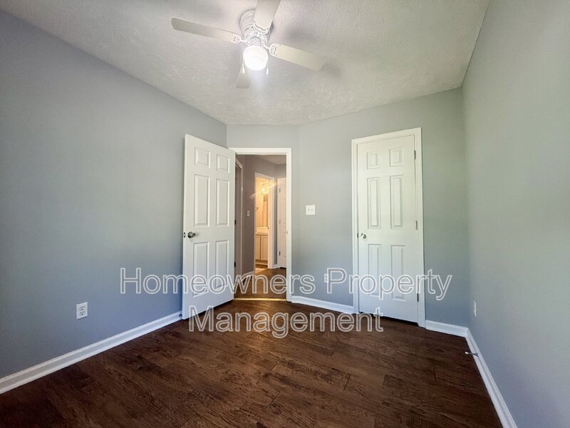 6439 Applewhite property image