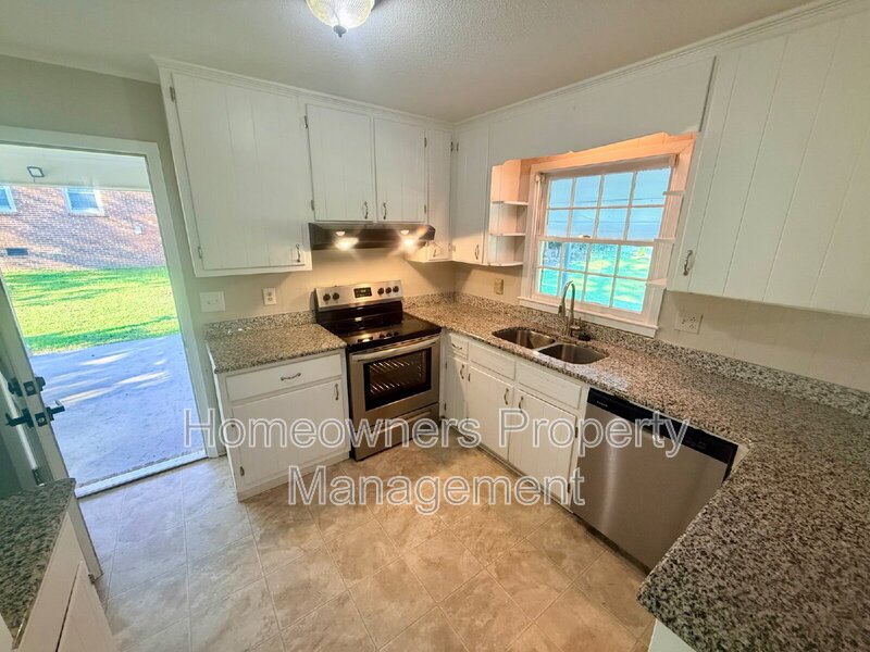 Beautifully Updated 3-Bedroom Home with Granite Countertops & Large Fenced Backyard! property image