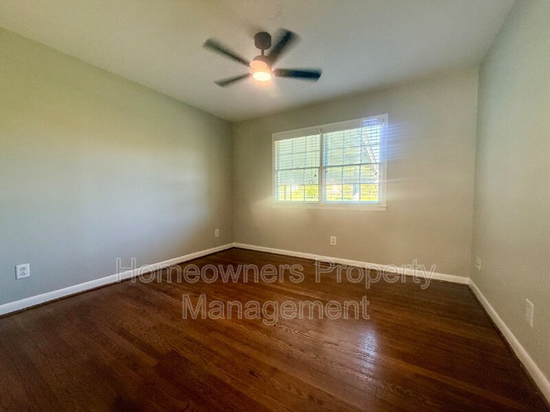 Beautifully Updated 3-Bedroom Home with Granite Countertops & Large Fenced Backyard! property image