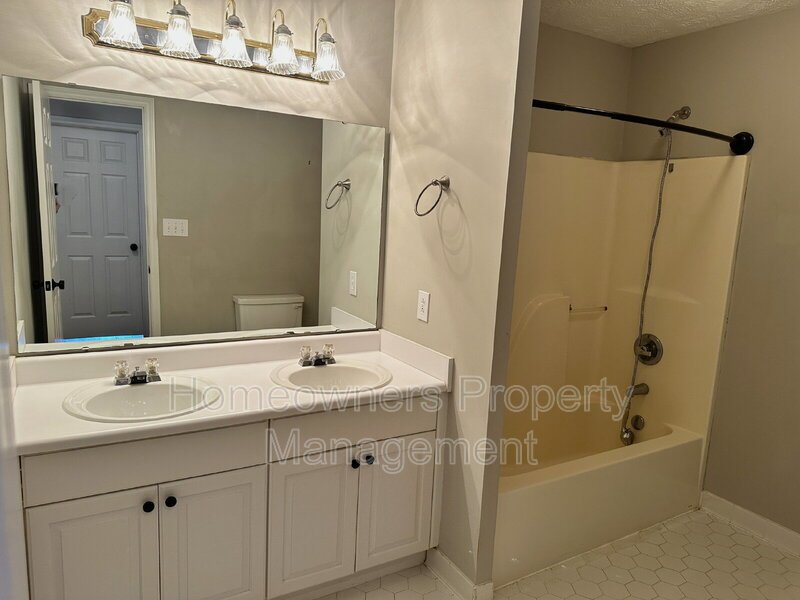 2940 Amelia Dr property image