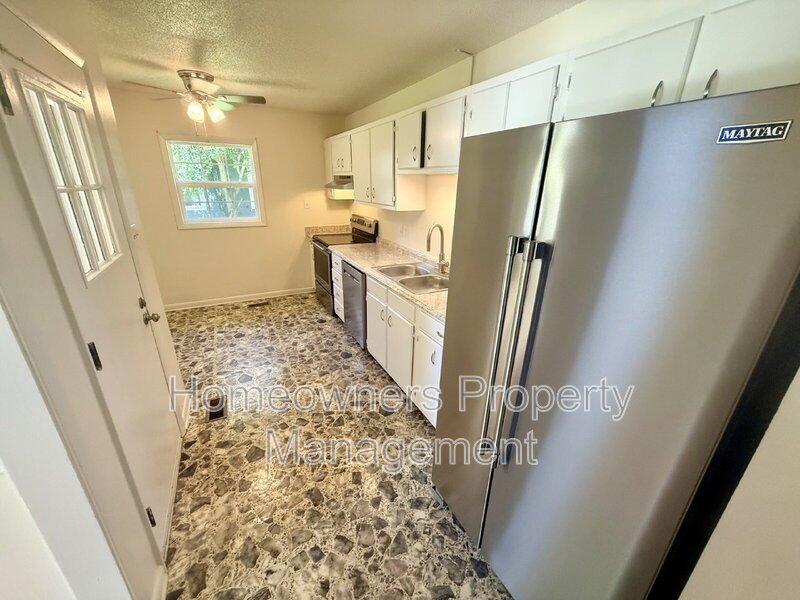 Charming 3-Bed, 2-Bath Haven at 1009 Louisburg Place, Fayetteville! property image