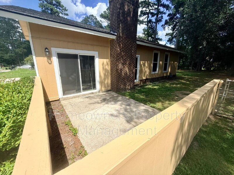 Charming 3-Bed, 2-Bath Haven at 1009 Louisburg Place, Fayetteville! property image