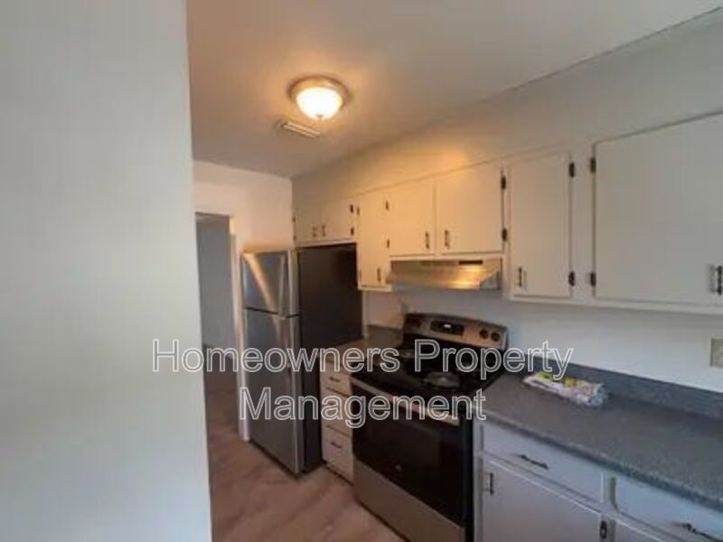 421 Kirkcaldy Court - Townhome Minutes from Fort Bragg property image
