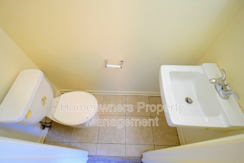 421 Kirkcaldy Court - Townhome Minutes from Fort Bragg property image