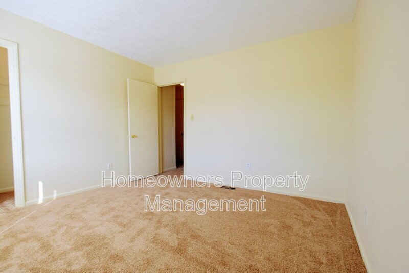 421 Kirkcaldy Court - Townhome Minutes from Fort Bragg property image