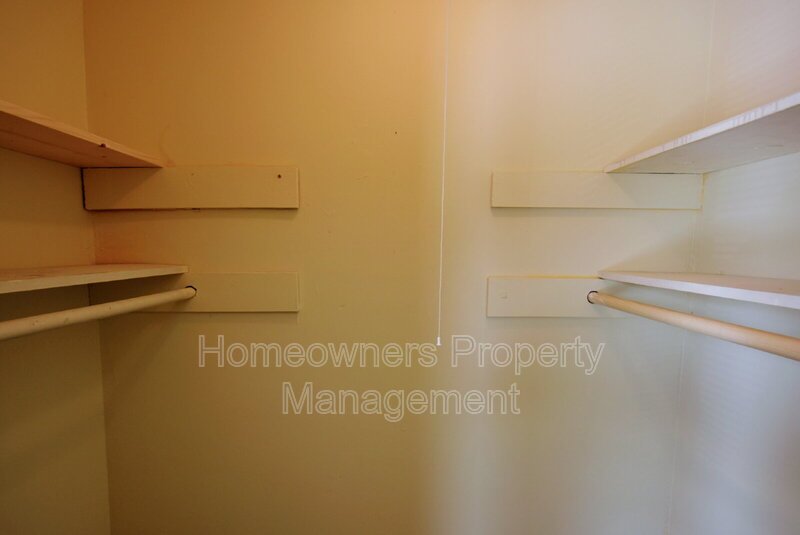 421 Kirkcaldy Court - Townhome Minutes from Fort Bragg property image