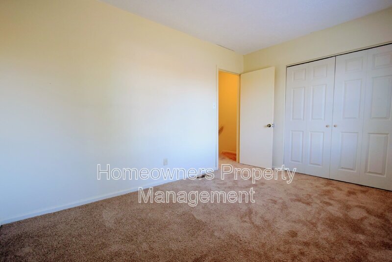 421 Kirkcaldy Court - Townhome Minutes from Fort Bragg property image
