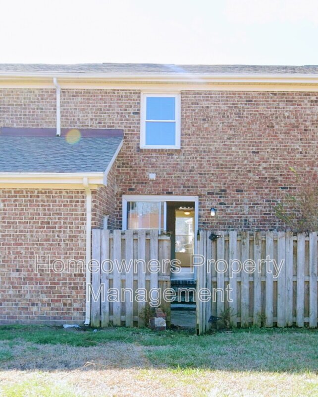 421 Kirkcaldy Court - Townhome Minutes from Fort Bragg property image