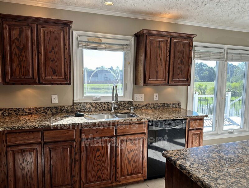 6521 Ryefield Dr property image