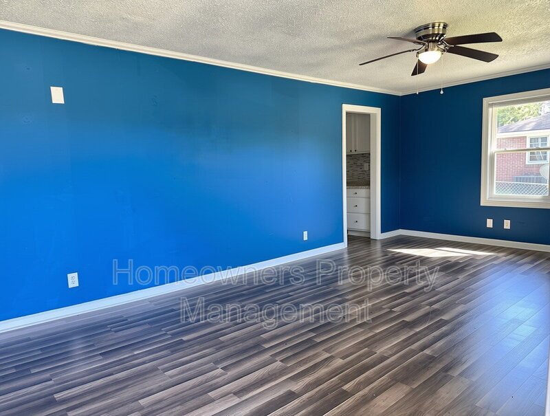 3921 Village Dr property image